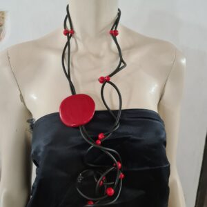 RP6 Collana Ricciola sil nero resine piastra e sfere rosso