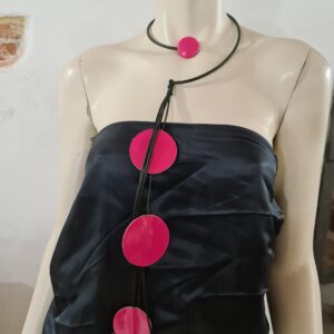 FG22 sil nero frangia sil nero cerchi ecopelle fucsia