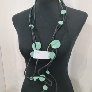 R308 Collana Ricciola sil nero resine verde salvia