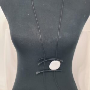 Collana Asia As1 piastra resina bianco