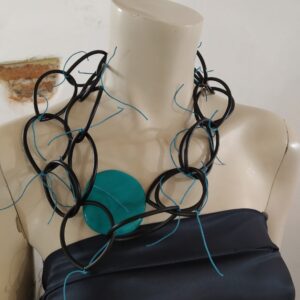 CH64 Collana Chain PVC nero Piastra e fili acqua marina