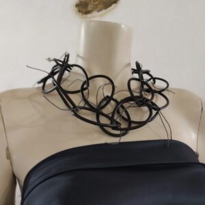 CH116 Collana Chain PVC nero fili grigio