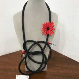 IT1 Intrecci sil nero fiore rosso