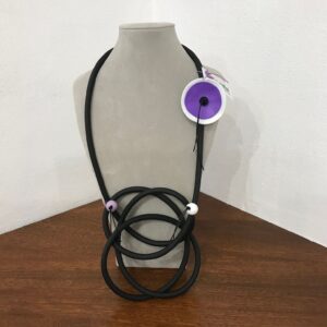 IT6 Intrecci sil nero cerchio viola e bianco